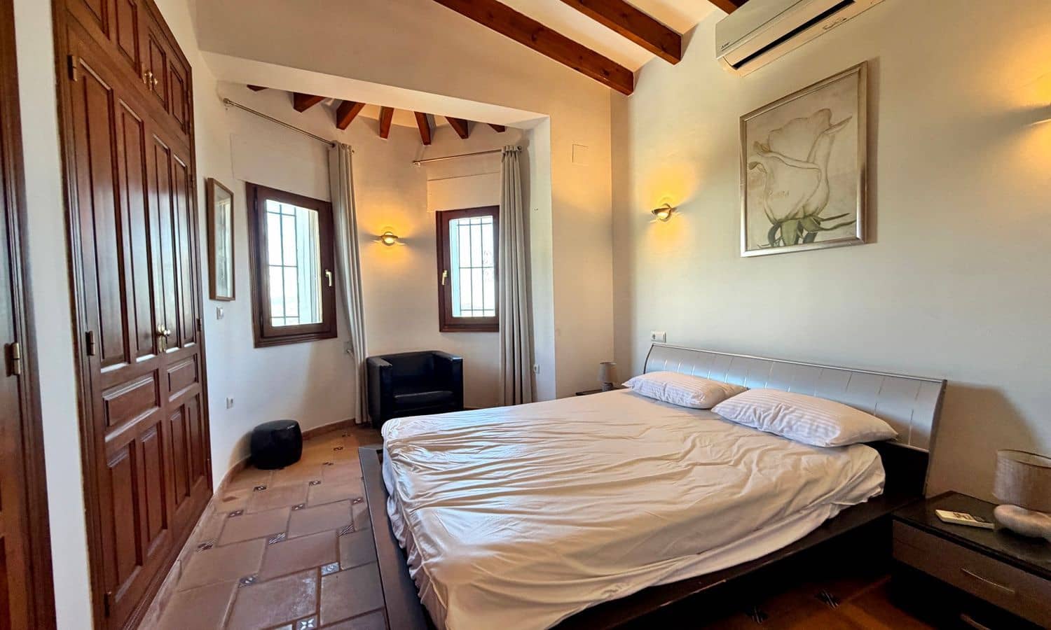 5 bedroom Villa for sale in Pego with pool garage - € 649,000 (Ref: 9866296)