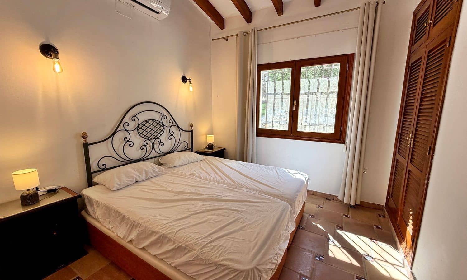 5 bedroom Villa for sale in Pego with pool garage - € 649,000 (Ref: 9866296)