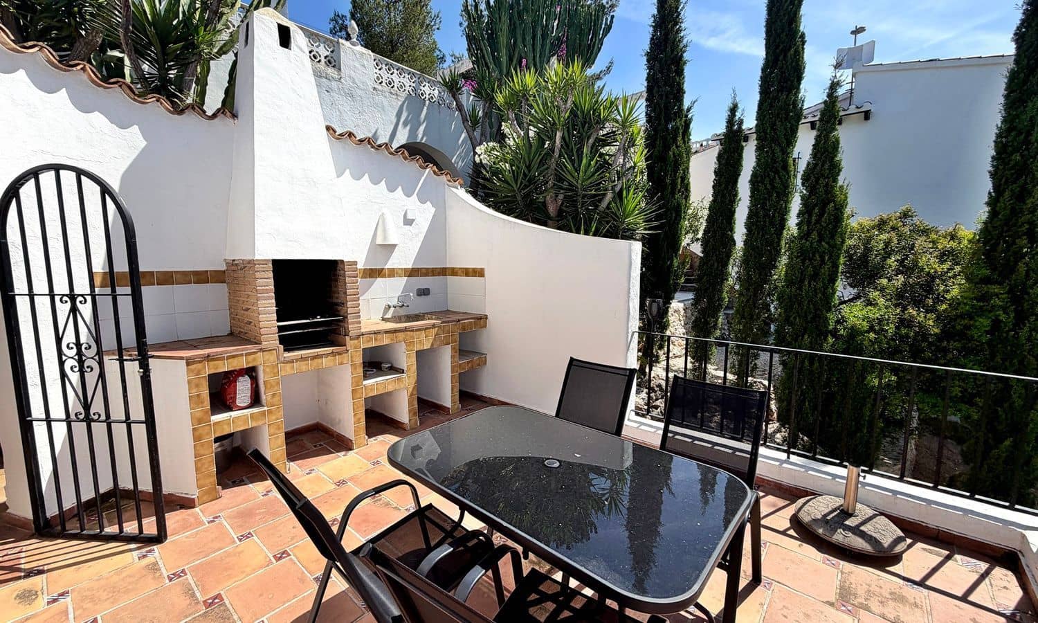5 bedroom Villa for sale in Pego with pool garage - € 649,000 (Ref: 9866296)