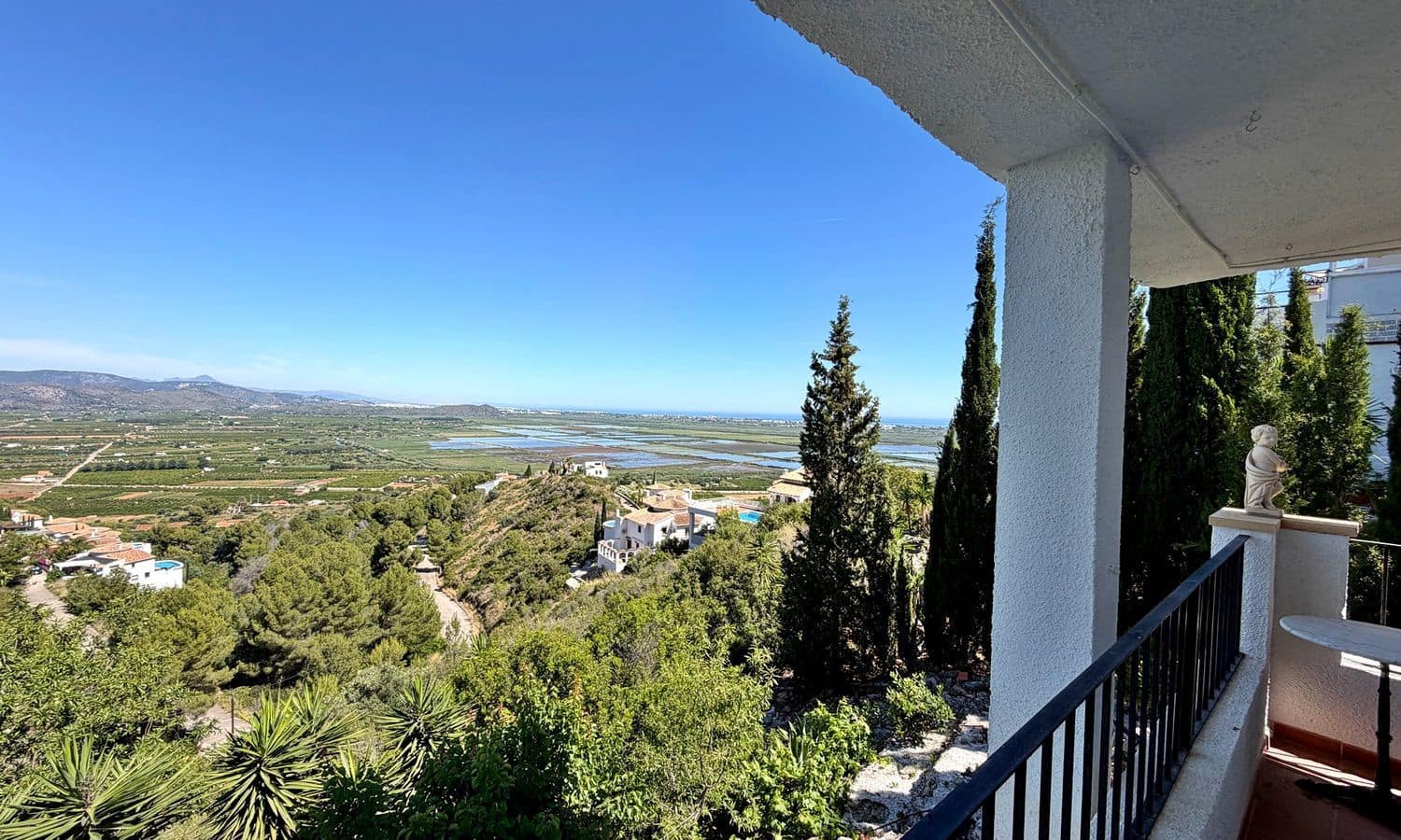 5 bedroom Villa for sale in Pego with pool garage - € 649,000 (Ref: 9866296)