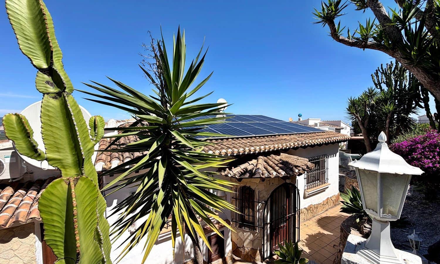 5 bedroom Villa for sale in Pego with pool garage - € 649,000 (Ref: 9866296)