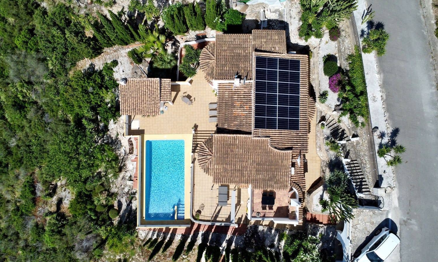 5 bedroom Villa for sale in Pego with pool garage - € 649,000 (Ref: 9866296)