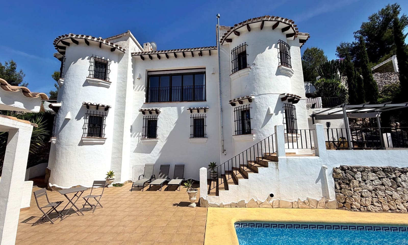 5 bedroom Villa for sale in Monte Pego with pool garage - € 649,000 (Ref: 9866296)