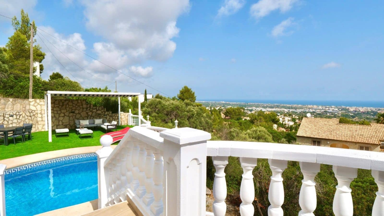4 makuuhuone Huvila myytävänä paikassa Denia mukana uima-altaan 
autotalli - 580 000 € (Ref: 9895740)