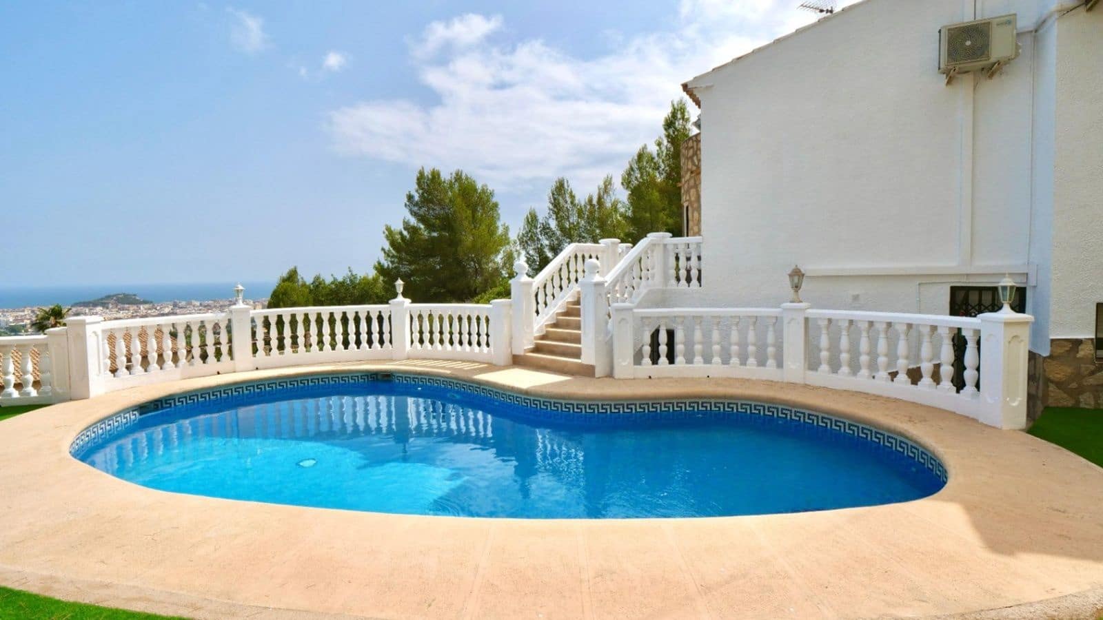 4 makuuhuone Huvila myytävänä paikassa Denia mukana uima-altaan 
autotalli - 580 000 € (Ref: 9895740)