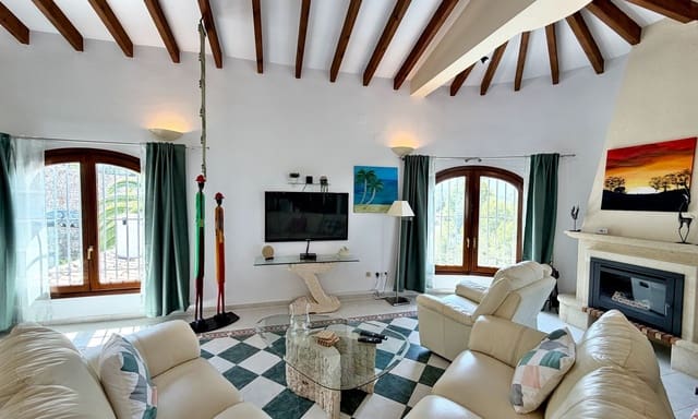 3 soverom Villa til salgs i Devessa - Monte Pego, Dénia med svømmebasseng garasje - € 450 000 (Ref: 9999519)
