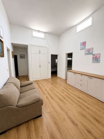 Villa/Maison de 3 chambres à louer à Puerto del Carmen, Tías avec garage - 2 500 € (Ref: 10031476)
