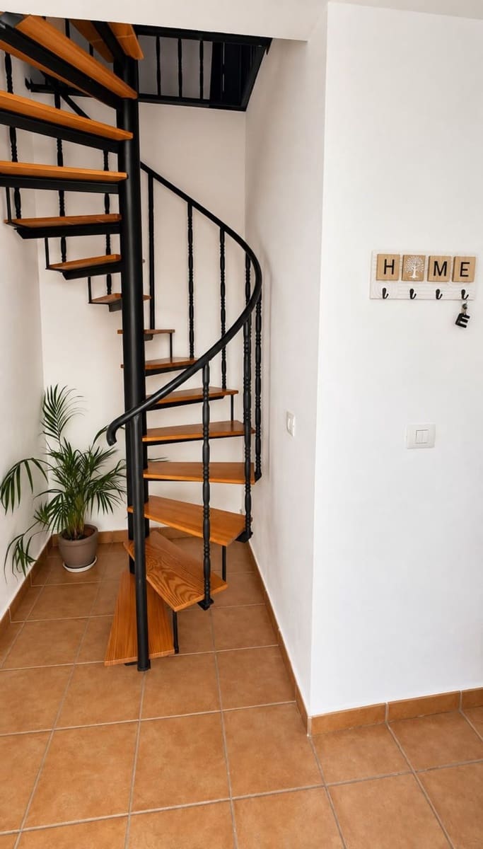 2 bedroom Townhouse for rent in El Golfo with garage - € 950 (Ref: 10099543)