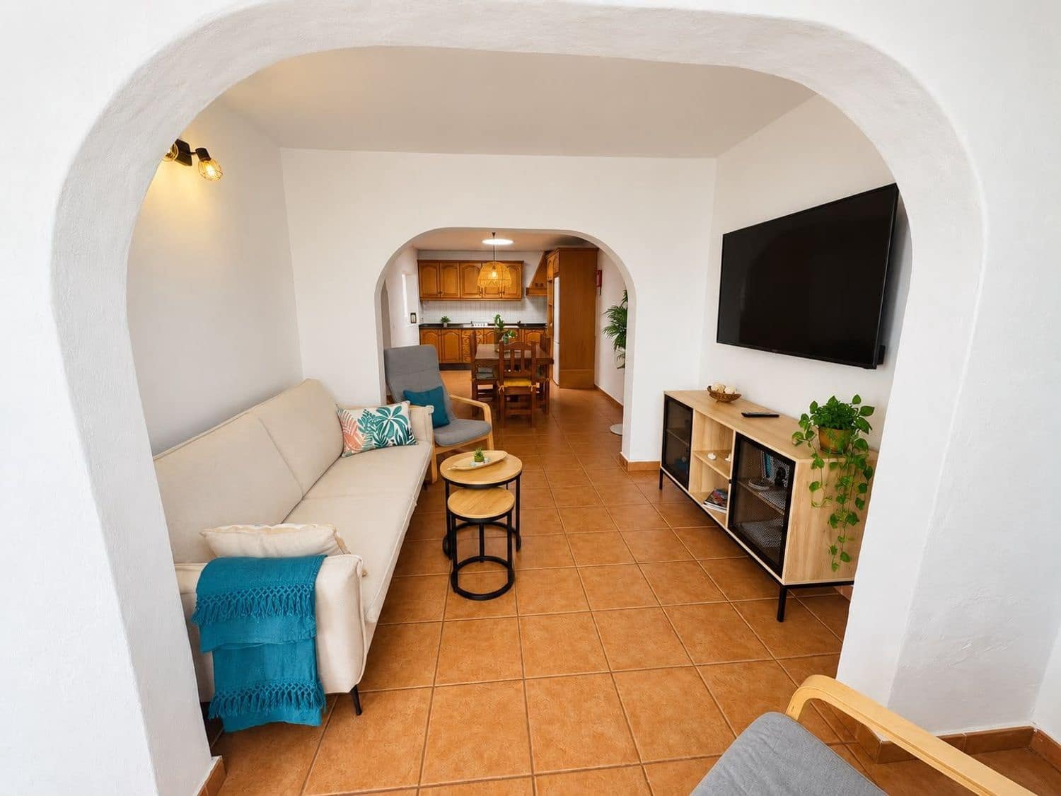 2 bedroom Townhouse for rent in El Golfo with garage - € 950 (Ref: 10099543)