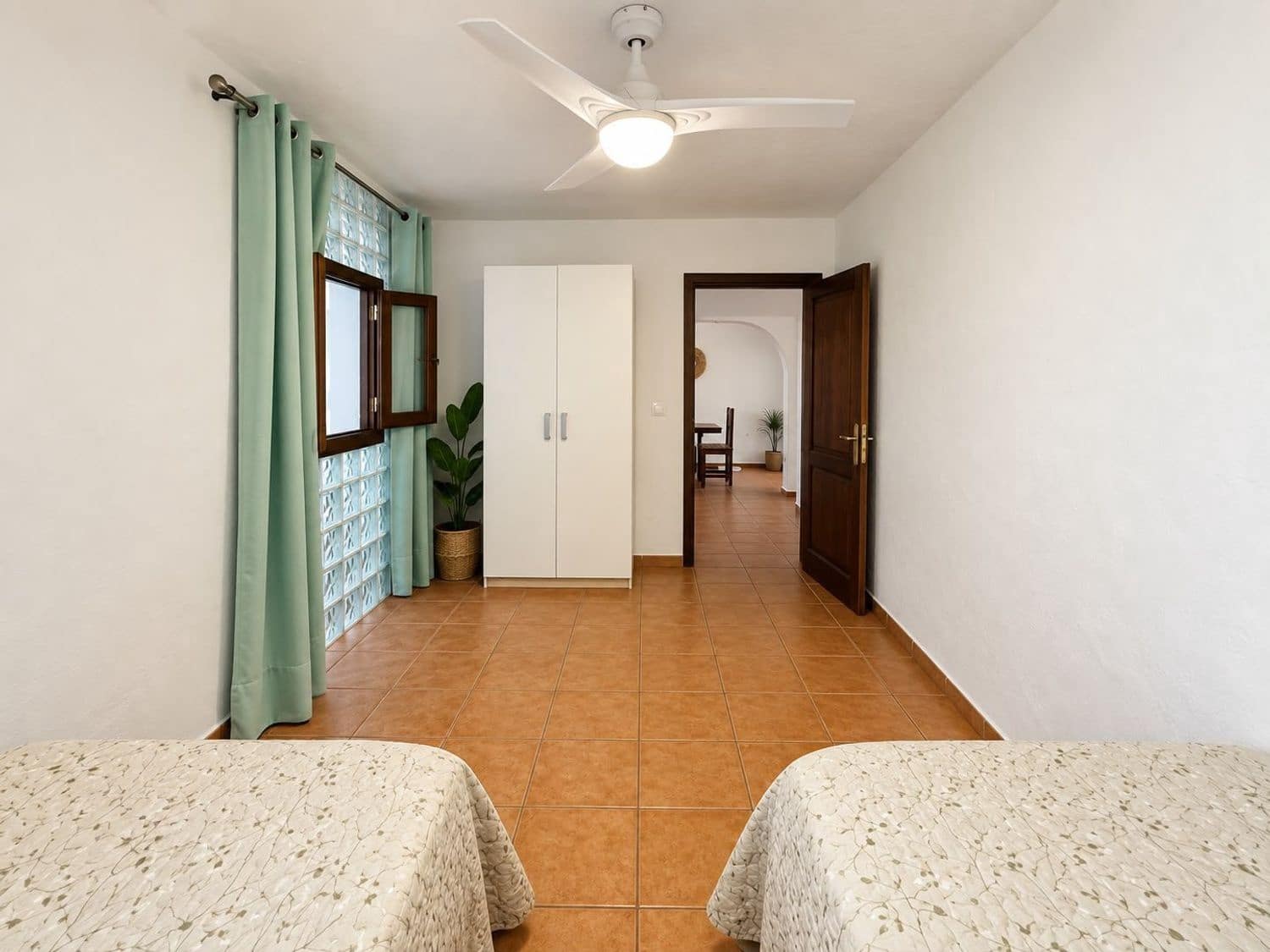 2 bedroom Townhouse for rent in El Golfo with garage - € 950 (Ref: 10099543)