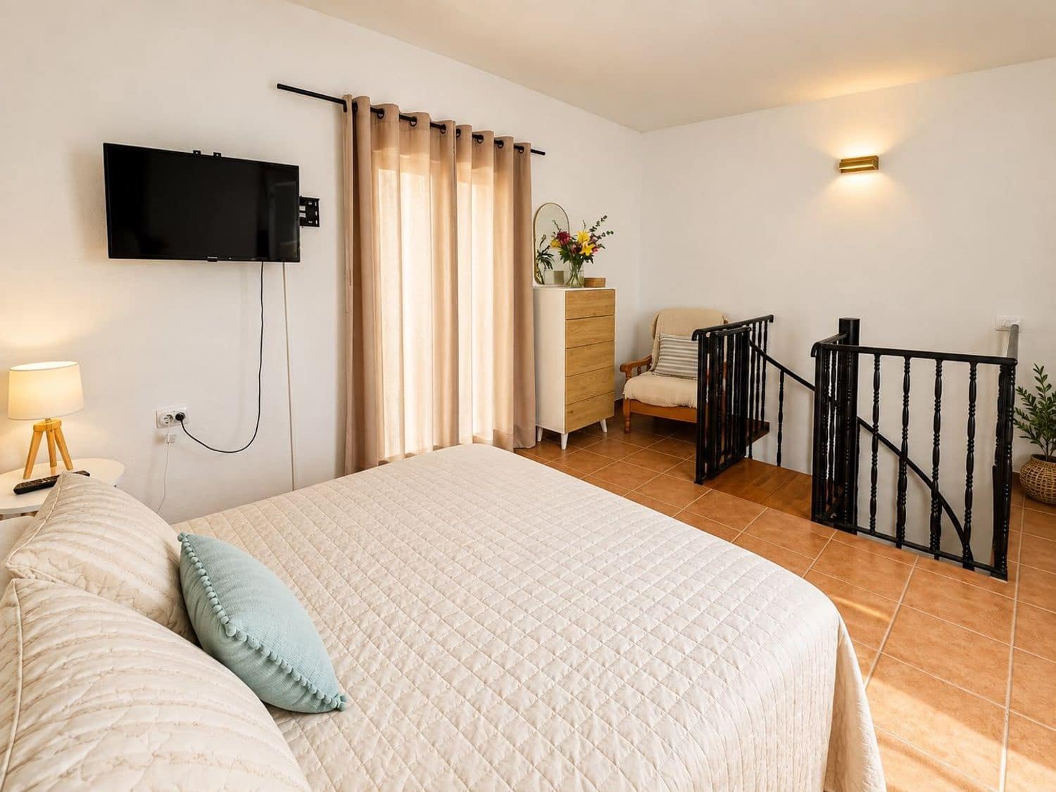 2 bedroom Townhouse for rent in El Golfo with garage - € 950 (Ref: 10099543)