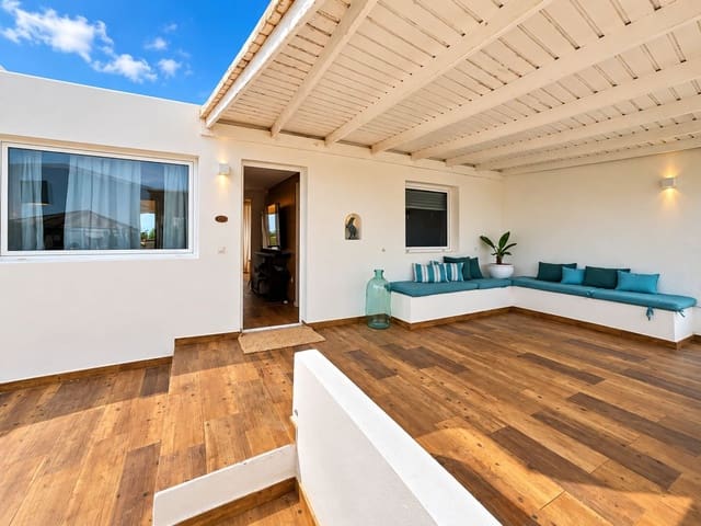 Apartamento de 2 habitaciones en Los Cocoteros, Teguise en venta con garaje - 350.000 € (Ref: 10170590)
