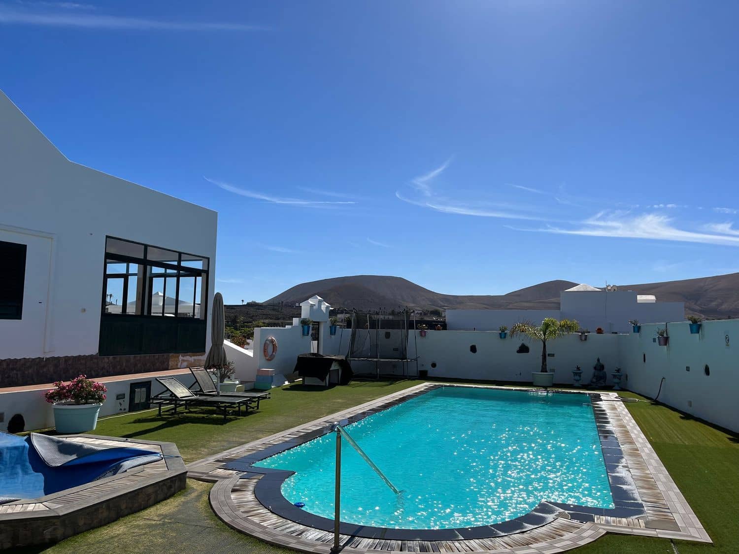 5 soveværelse Villa til salg i Yaiza med swimmingpool garage - € 799.000 (Ref: 7843557)