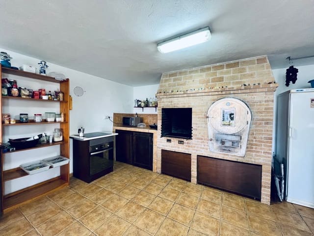 5 soverom Villa til salgs i Yaiza med svømmebasseng garasje - € 799 000 (Ref: 7843557)