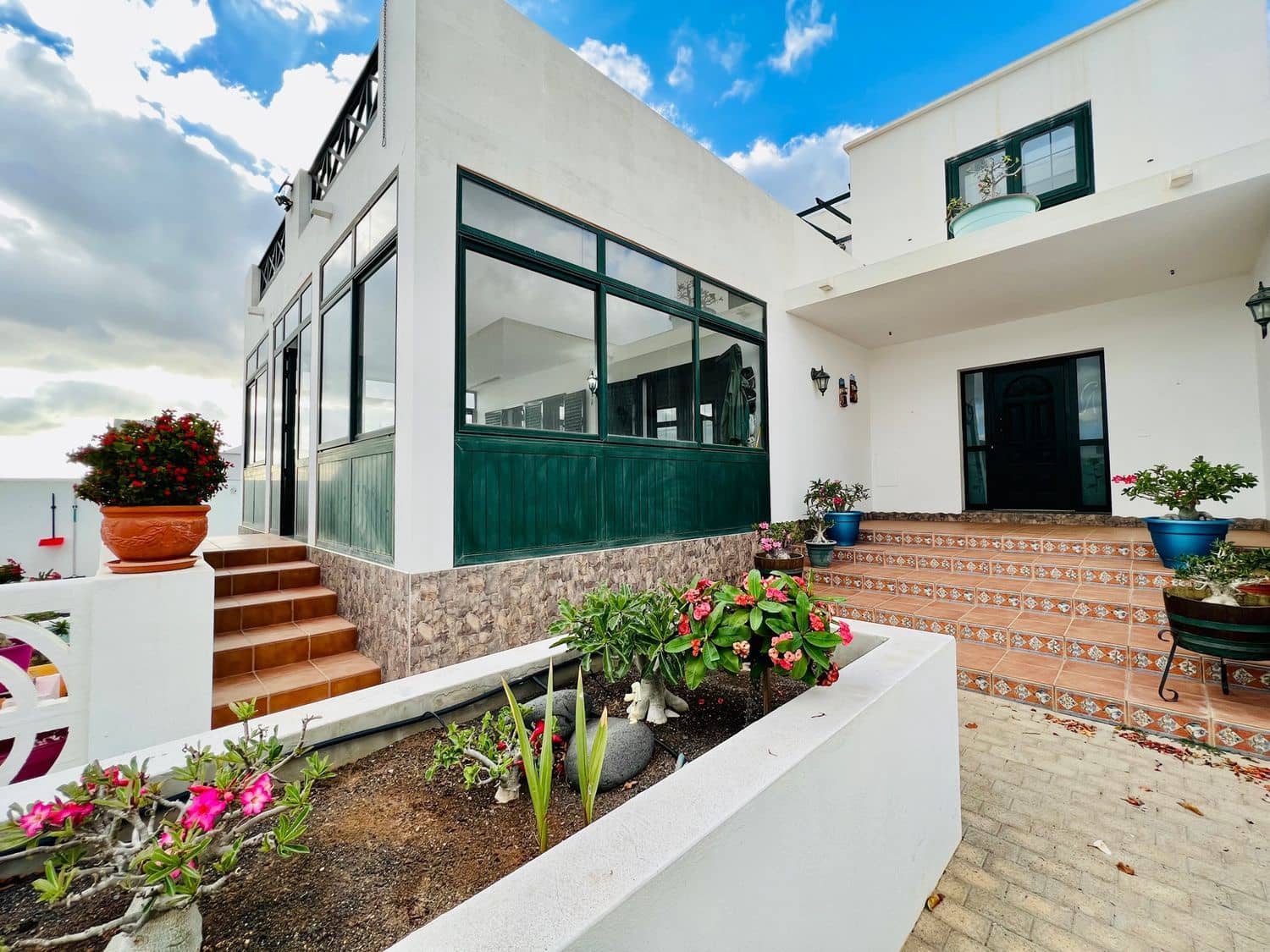 5 soveværelse Villa til salg i Yaiza med swimmingpool garage - € 799.000 (Ref: 7843557)