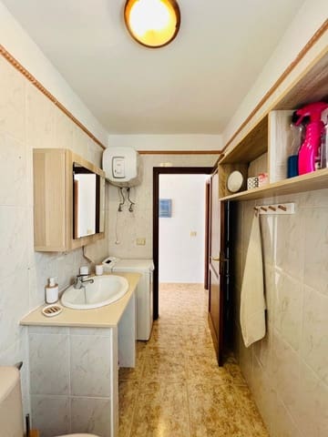 Apartamento de 2 habitaciones en Puerto Calero, Yaiza en alquiler con garaje - 1.500 € (Ref: 8511316)