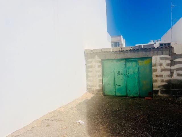 Rakentamaton maa myytävänä paikassa Arrecife - 69 500 € (Ref: 8591620)