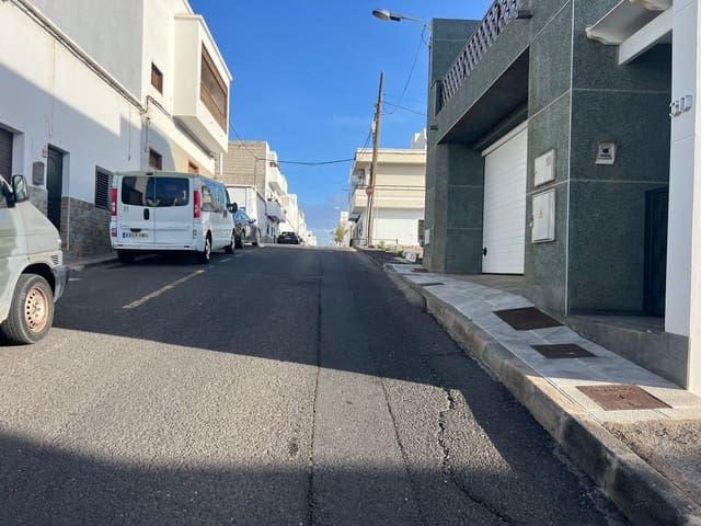 Grunde uden byggetilladelser til salg i Arrecife - € 69.500 (Ref: 8591620)