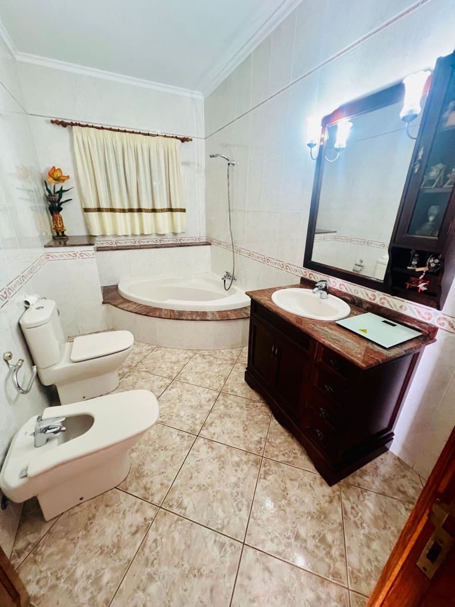 3 bedroom Villa for rent in Teguise with garage - € 1,900 (Ref: 8681989)