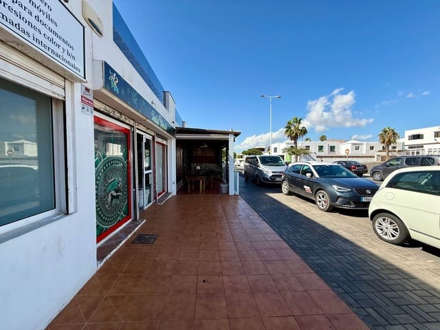 Commercial for sale in Playa Honda, San Bartolomé - € 179,000 (Ref: 8824754)