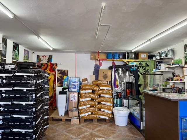 Commercial for sale in Playa Honda, San Bartolomé - € 179,000 (Ref: 8824754)