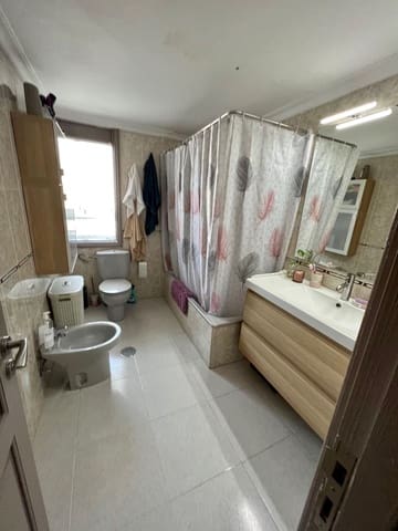 2 bedroom Apartment for rent in Arrecife with garage - € 1,250 (Ref: 8903266)