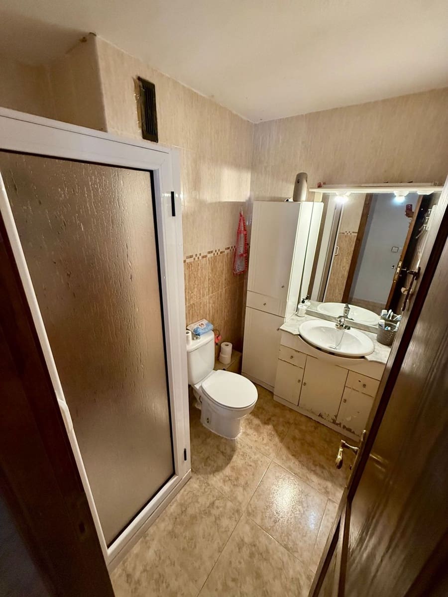 4 bedroom Apartment for sale in Arrecife - € 180,000 (Ref: 8917721)