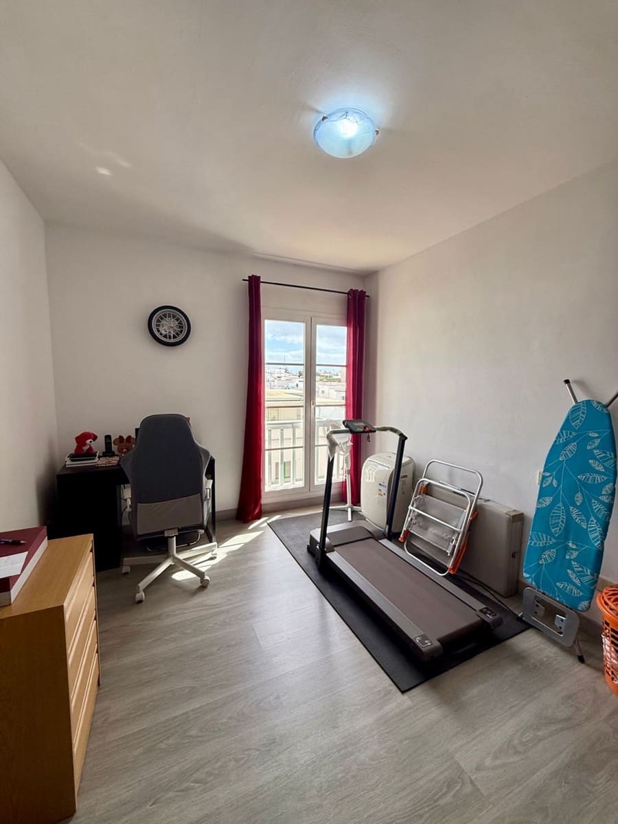 3 soveværelse Lejlighed til salg i Arrecife med garage - € 240.000 (Ref: 8941026)