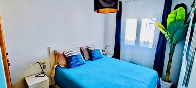 2 bedroom Apartment for rent in El Golfo, Yaiza with garage - € 1,150 (Ref: 9126605)