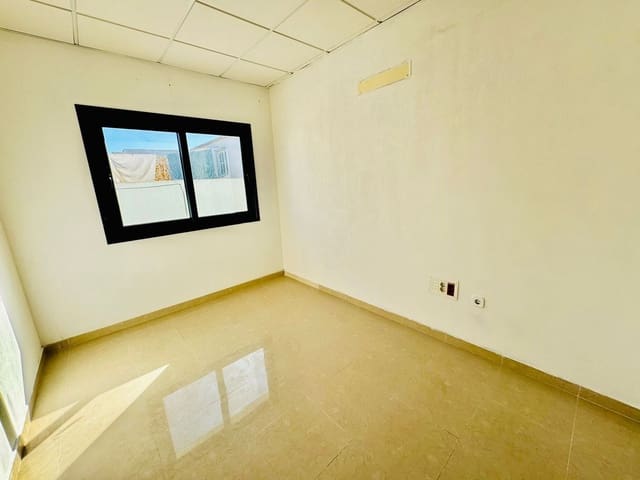 Kontor til leje i Arrecife - € 300 (Ref: 9166772)