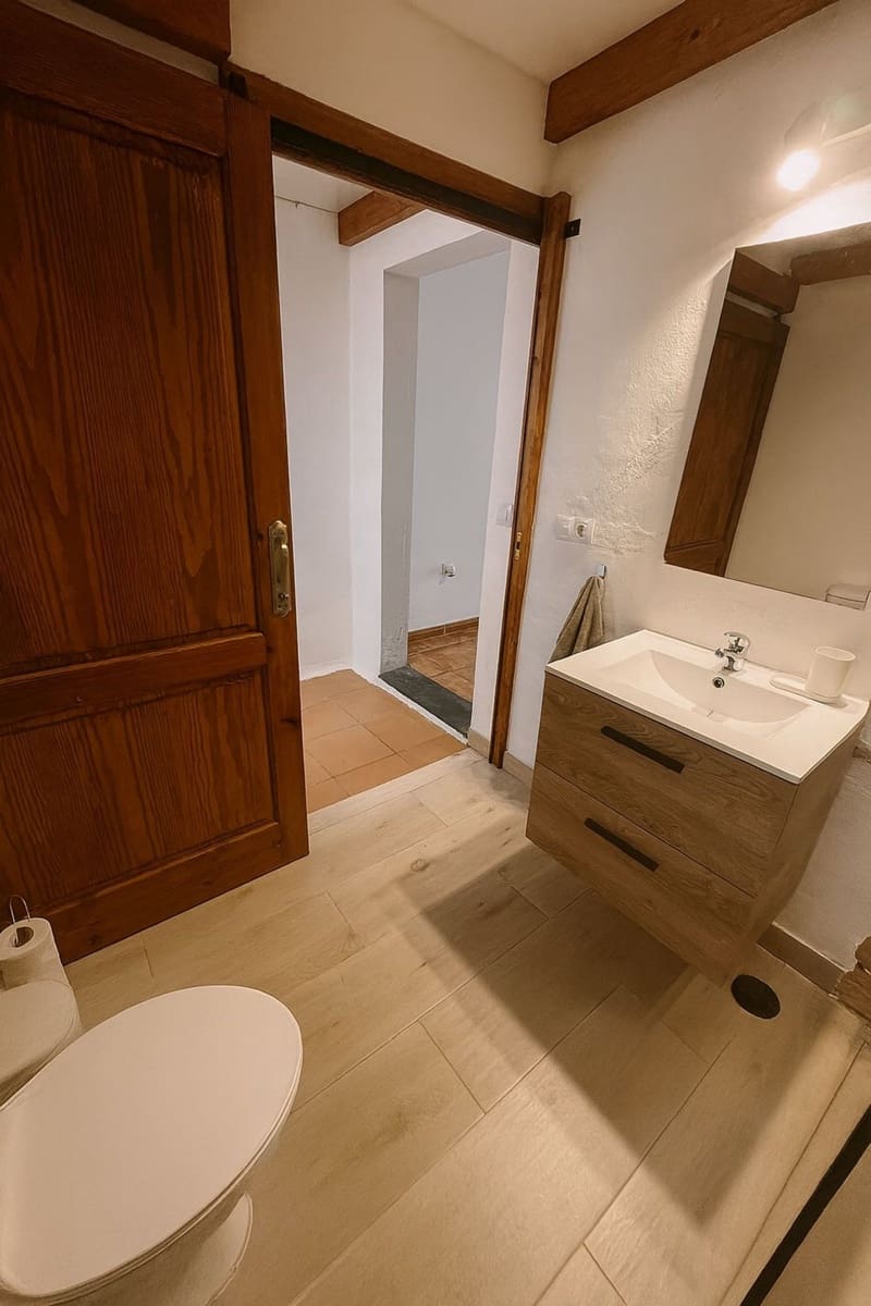 2 bedroom Townhouse for rent in San Bartolome with garage - € 1,800 (Ref: 9322471)