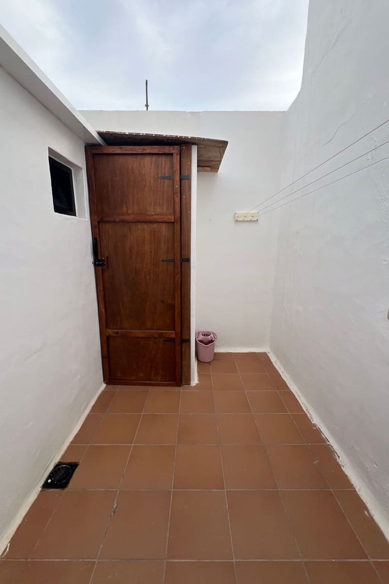 2 bedroom Townhouse for rent in San Bartolome with garage - € 1,800 (Ref: 9322471)