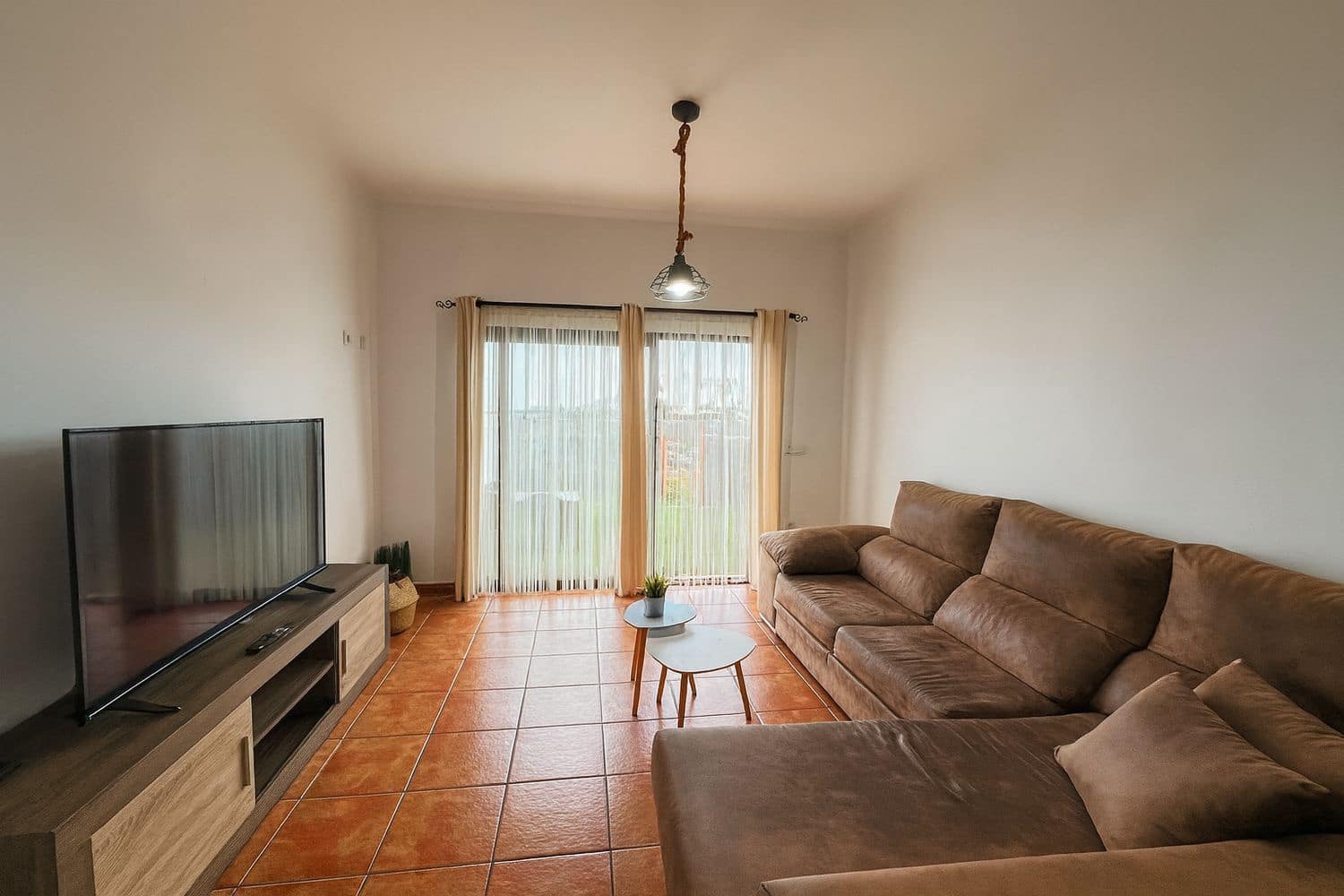 2 bedroom Townhouse for rent in San Bartolome with garage - € 1,800 (Ref: 9322471)