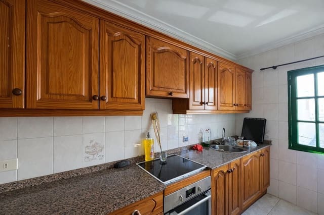 3 bedroom Finca/Country House for sale in Arrecife with garage - € 299,000 (Ref: 9465283)