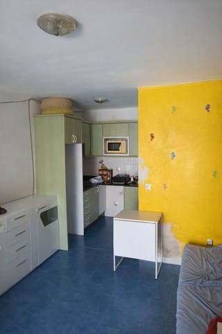 Appartement te koop in Puerto del Carmen, Tías met zwembad garage - € 150.000 (Ref: 9465284)