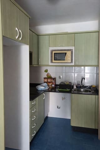 Appartement te koop in Puerto del Carmen, Tías met zwembad garage - € 150.000 (Ref: 9465284)