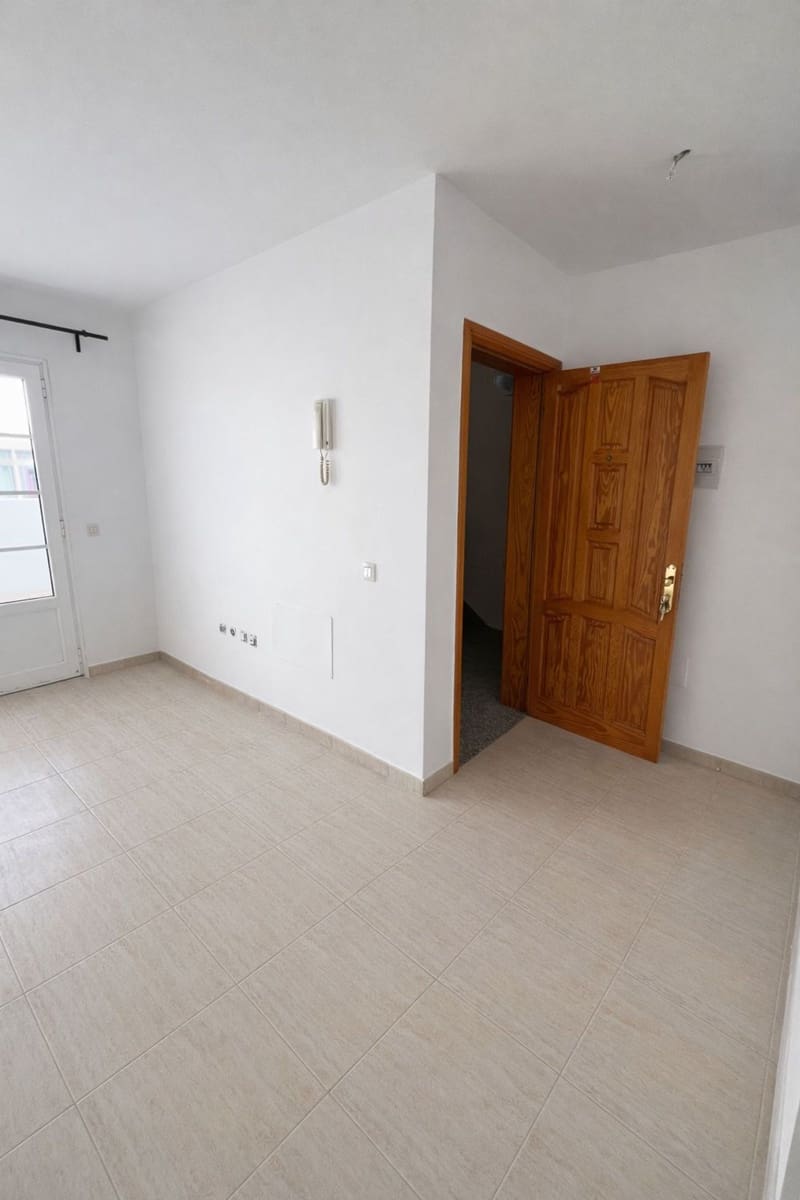 2 sovrum Lägenhet till salu i Arrecife med garage - 160 000 € (Ref: 9467992)