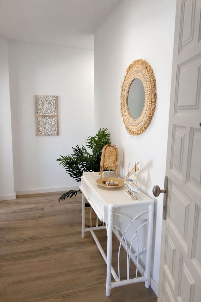 2 bedroom Apartment for rent in Arrecife with garage - € 1,000 (Ref: 9480821)