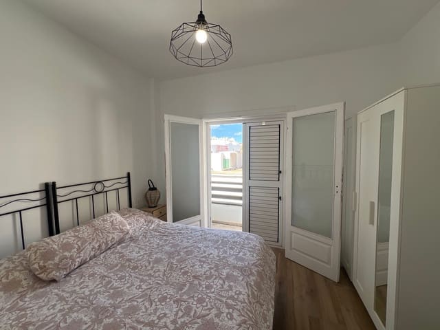 2 bedroom Apartment for rent in Arrecife with garage - € 1,000 (Ref: 9480821)