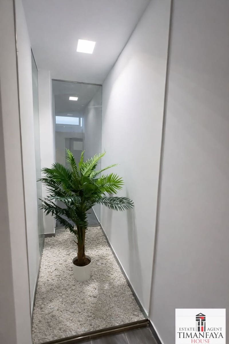 2 bedroom Apartment for sale in Puerto del Carmen with garage - € 280,000 (Ref: 9485042)