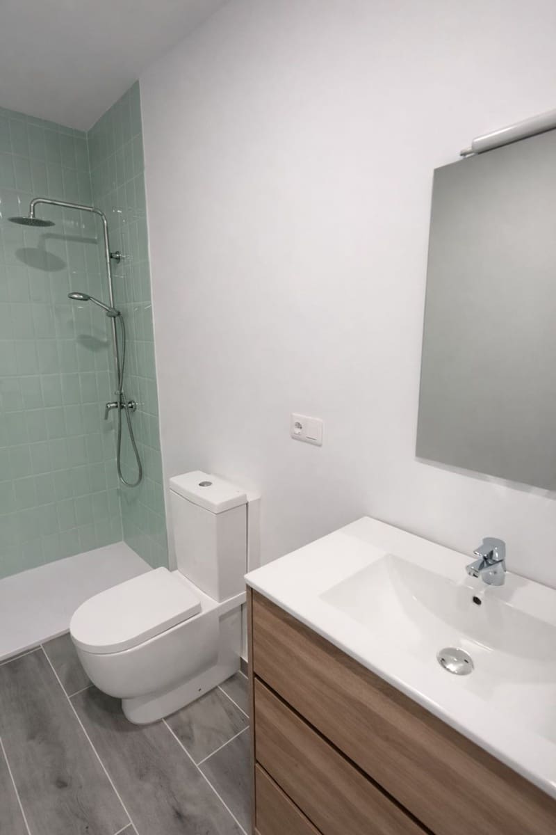 2 bedroom Apartment for sale in Puerto del Carmen with garage - € 280,000 (Ref: 9485042)