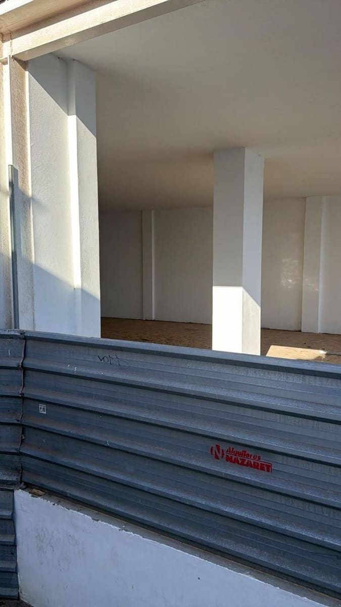 Comercial para arrendar em Playa Blanca - 5 000 € (Ref: 9554384)