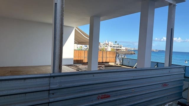 Comercial para arrendar em Playa Blanca, Yaiza - 5 000 € (Ref: 9554384)