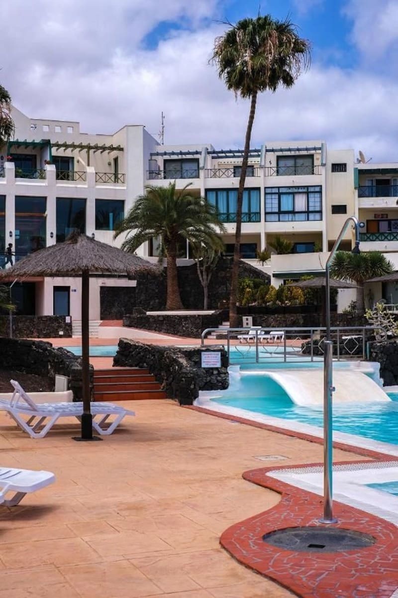 Lägenhet till salu i Costa Teguise med pool garage - 178 000 € (Ref: 9629672)