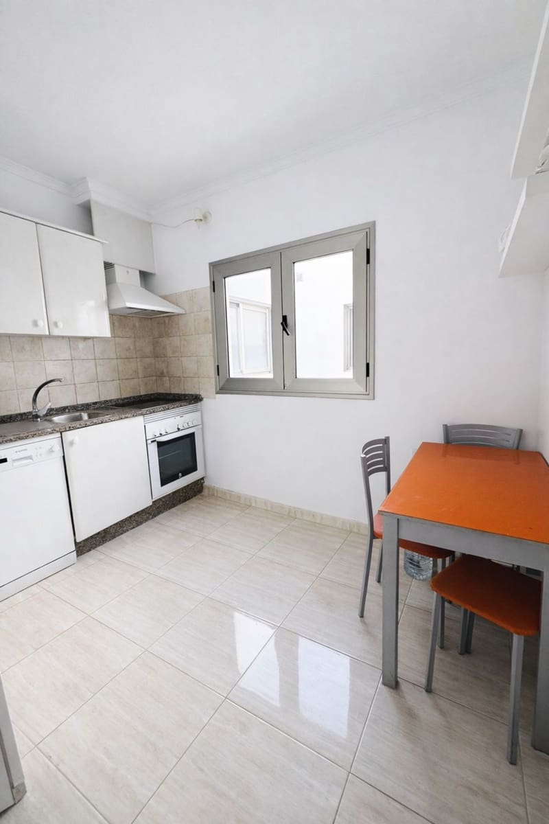 Apartamento de 2 habitaciones en Arrecife en venta con garaje - 199.500 € (Ref: 9663397)