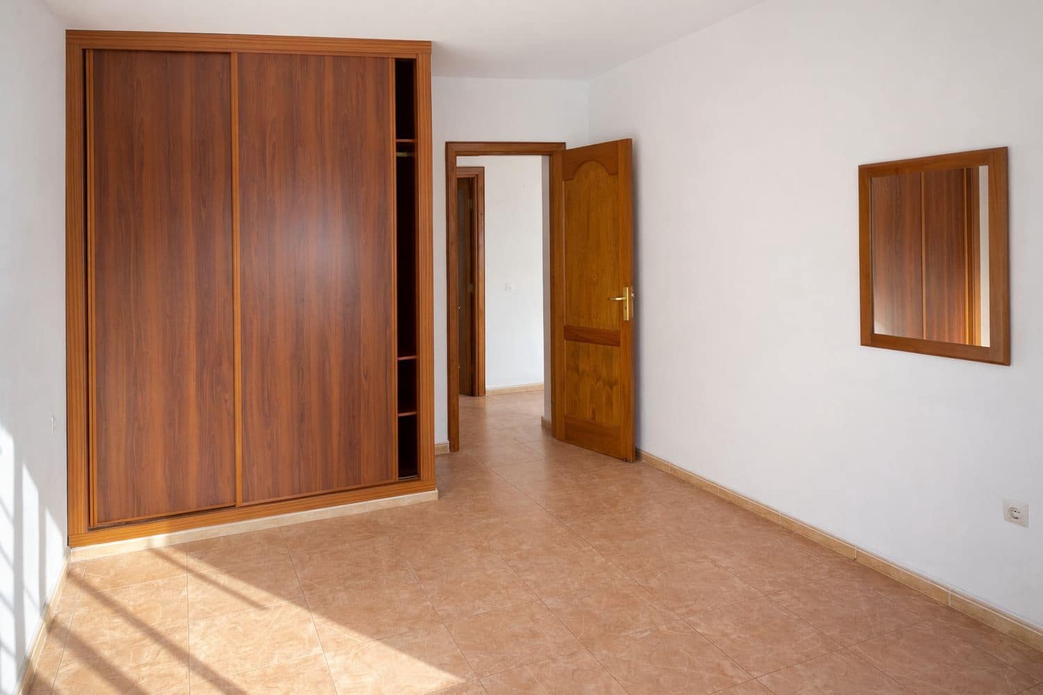 2 bedroom Apartment for sale in Arrecife with garage - € 186,000 (Ref: 9700314)