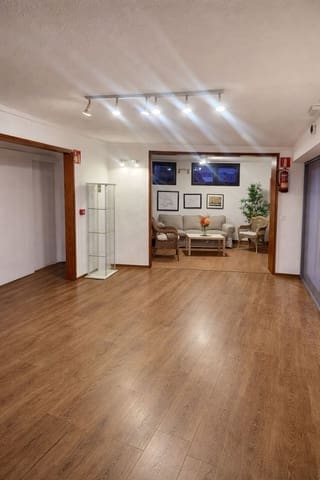 3 soverom Kommersiell til salgs i Caleta de Famara, Teguise med garasje - € 850 000 (Ref: 9731612)