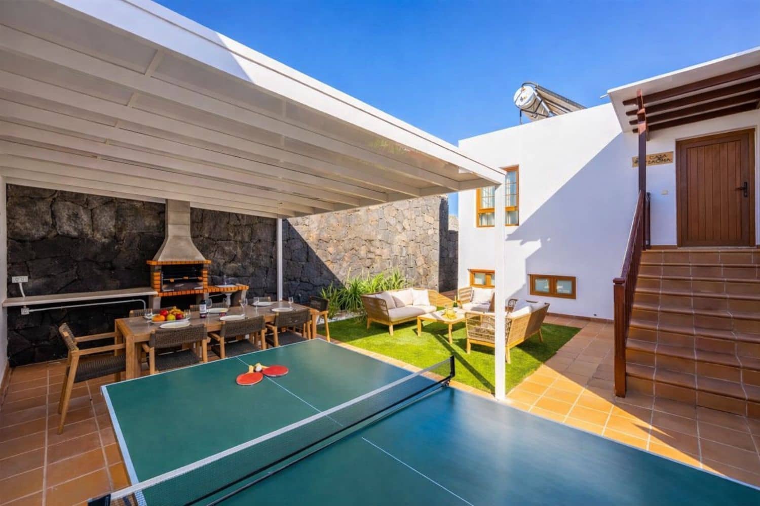 4 bedroom Townhouse for sale in Playa Blanca with pool garage - € 650,000 (Ref: 9741526)