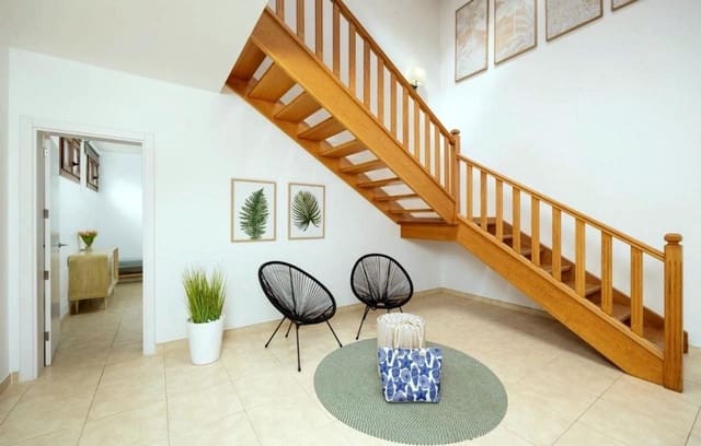 Casa de 4 habitaciones en Playa Blanca, Yaiza en venta con piscina garaje - 650.000 € (Ref: 9741526)