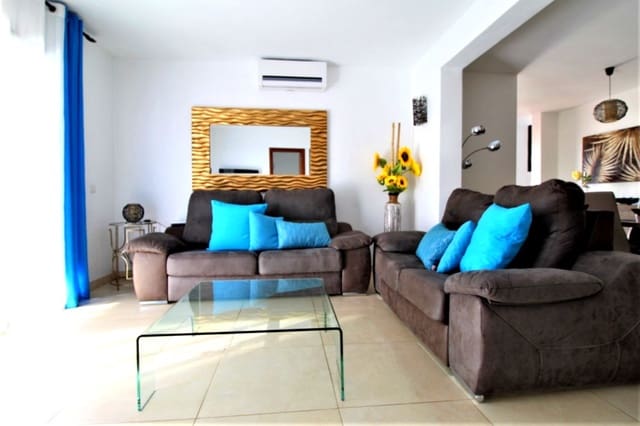 4 soveværelse Villa til salg i Montaña Roja, Yaiza med swimmingpool garage - € 640.000 (Ref: 9761599)